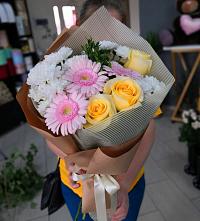 Букет цветов из:  Герберы, Розы и Хризантемы в Тайцы