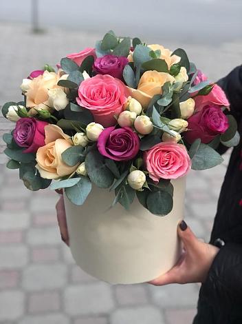 Цветочная композиция из Розы в шляпной коробке в Тайцы